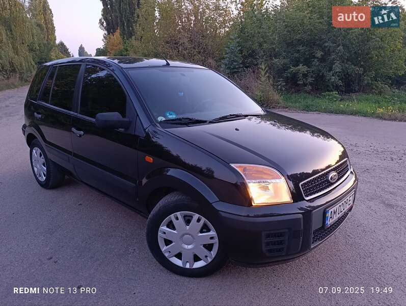 Хэтчбек Ford Fusion 2005 в Радомышле
