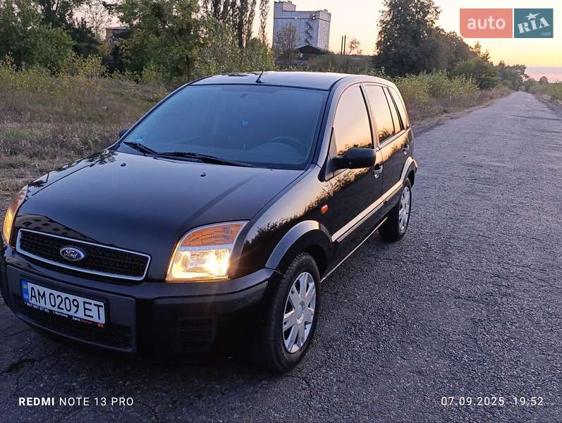 Хэтчбек Ford Fusion 2005 в Радомышле