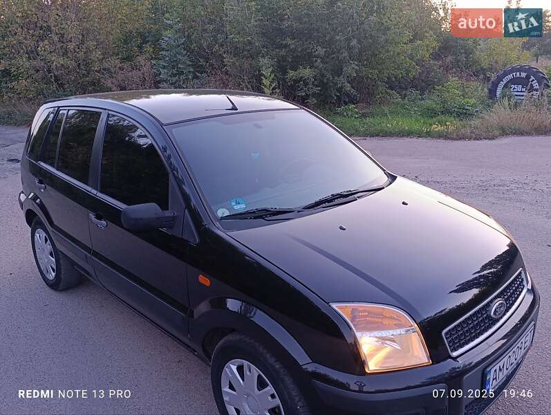Хэтчбек Ford Fusion 2005 в Радомышле