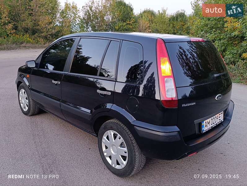 Хэтчбек Ford Fusion 2005 в Радомышле