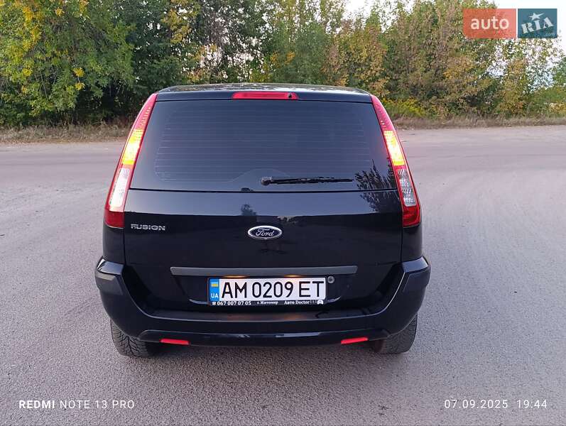 Хэтчбек Ford Fusion 2005 в Радомышле