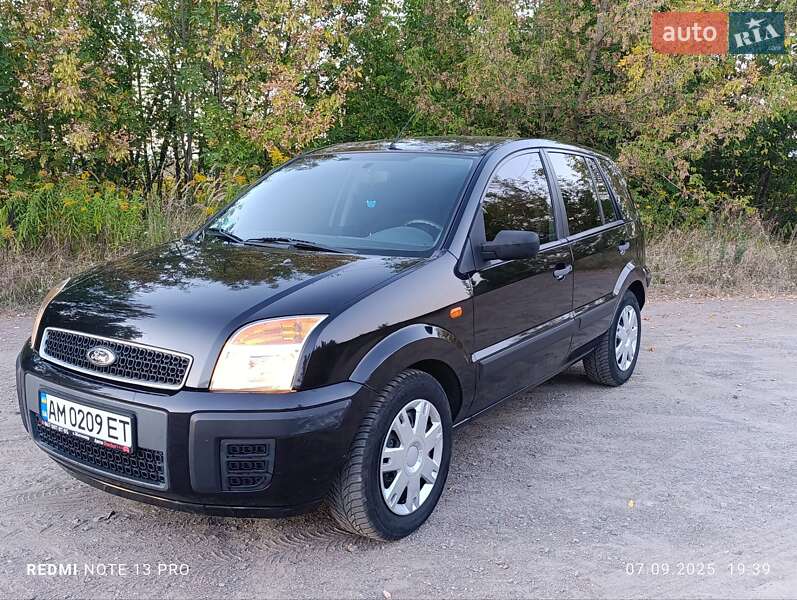 Хэтчбек Ford Fusion 2005 в Радомышле