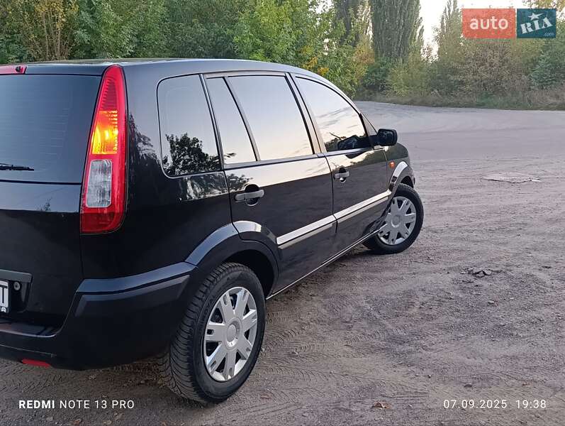Хэтчбек Ford Fusion 2005 в Радомышле