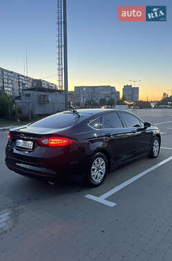 Седан Ford Fusion 2013 в 