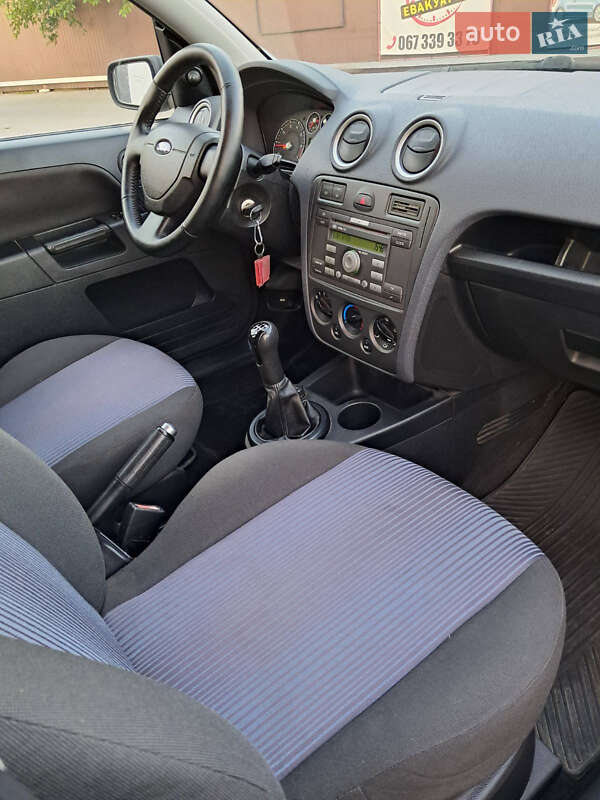 Хэтчбек Ford Fusion 2006 в Прилуках