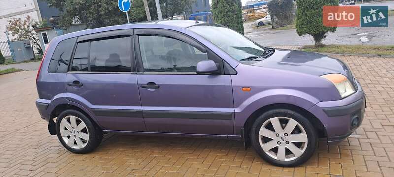 Хэтчбек Ford Fusion 2006 в 