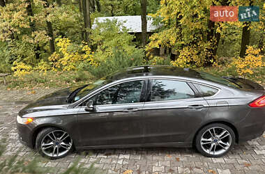 Седан Ford Fusion 2015 в 