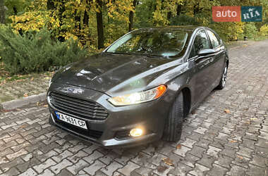 Седан Ford Fusion 2015 в 