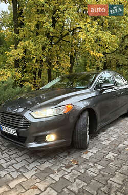 Седан Ford Fusion 2015 в 