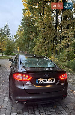 Седан Ford Fusion 2015 в 