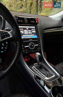 Седан Ford Fusion 2015 в 