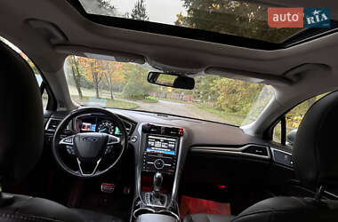 Седан Ford Fusion 2015 в 