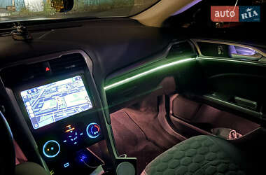 Седан Ford Fusion 2018 в 