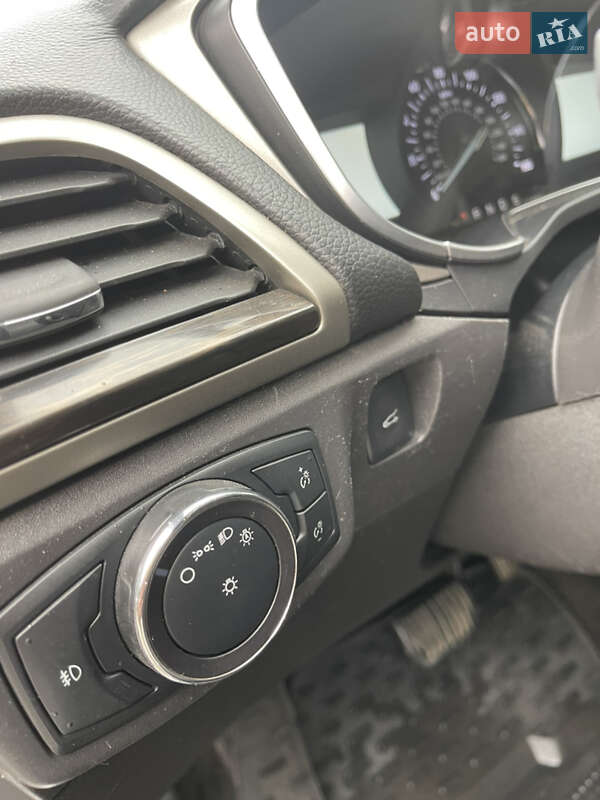 Седан Ford Fusion 2014 в Одесі