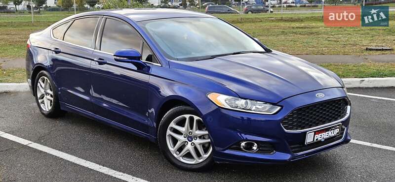 Седан Ford Fusion 2015 в 