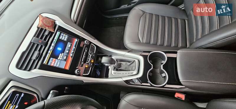 Седан Ford Fusion 2015 в Києві