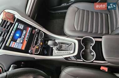 Седан Ford Fusion 2015 в 