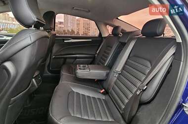 Седан Ford Fusion 2015 в 