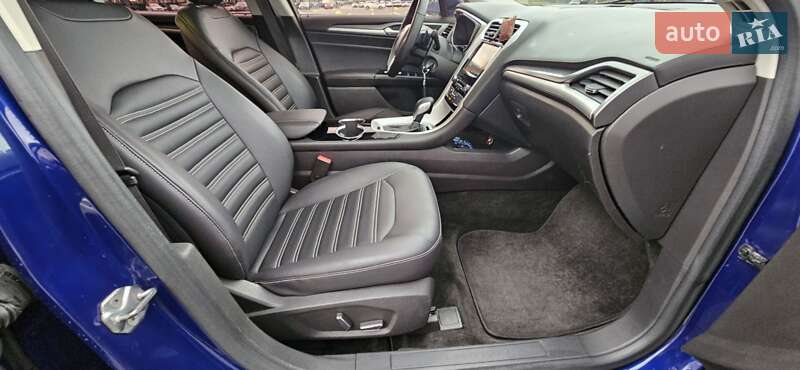 Седан Ford Fusion 2015 в Києві