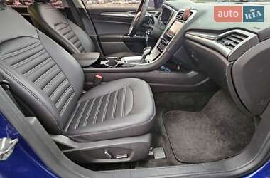 Седан Ford Fusion 2015 в 