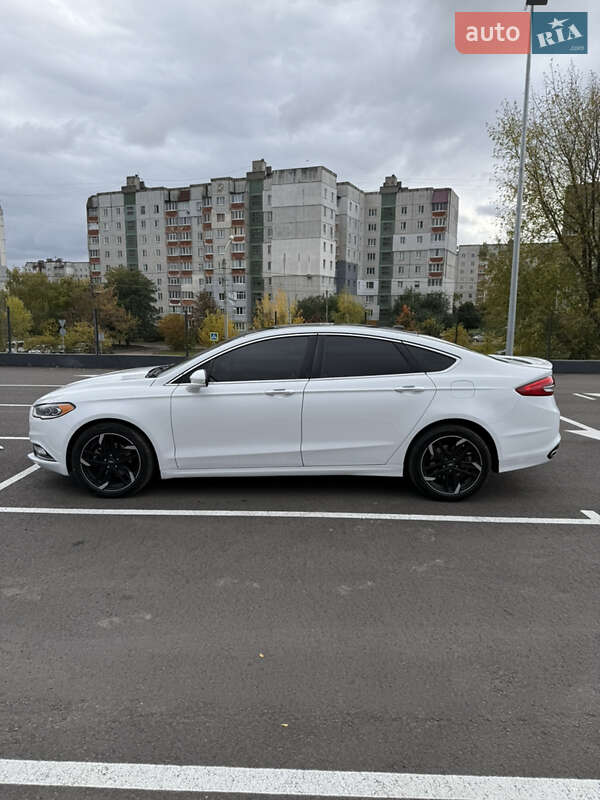 Седан Ford Fusion 2018 в Чернигове
