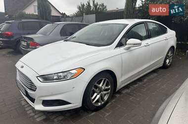 Седан Ford Fusion 2013 в 