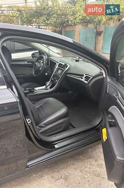 Седан Ford Fusion 2015 в 