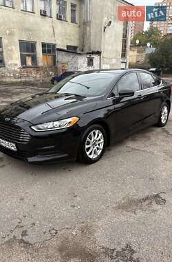 Седан Ford Fusion 2015 в 