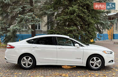 Седан Ford Fusion 2013 в  фото 9 Седан Ford Fusion 2013 в