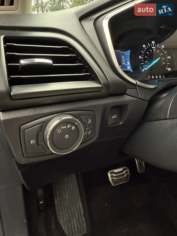 Седан Ford Fusion 2016 в Львові