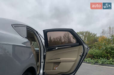 Седан Ford Fusion 2013 в 