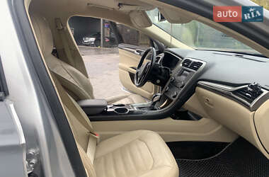 Седан Ford Fusion 2013 в 