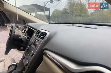Седан Ford Fusion 2013 в 