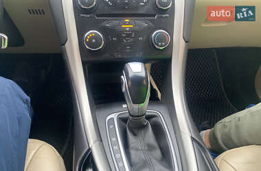Седан Ford Fusion 2013 в 