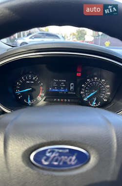 Седан Ford Fusion 2016 в 