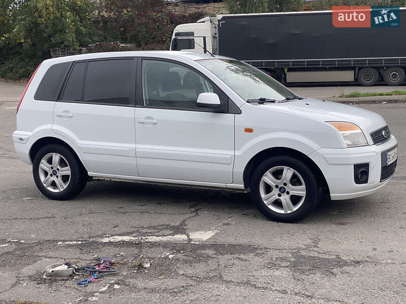 Хэтчбек Ford Fusion 2011 в Львове