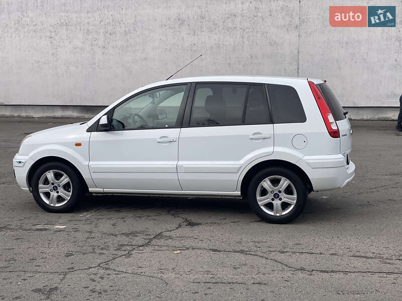 Хэтчбек Ford Fusion 2011 в Львове