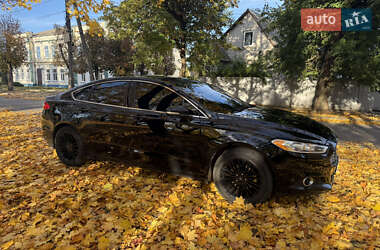 Седан Ford Fusion 2016 в 