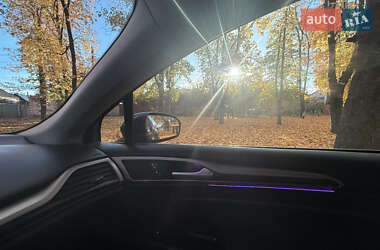 Седан Ford Fusion 2016 в 