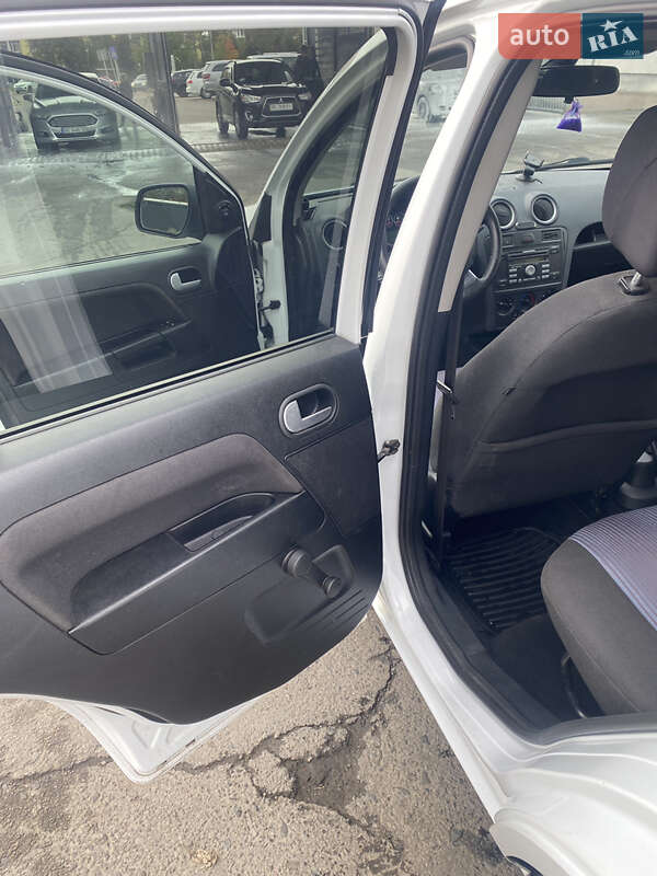 Хетчбек Ford Fusion 2011 в Львові