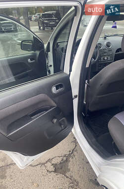Хетчбек Ford Fusion 2011 в 
