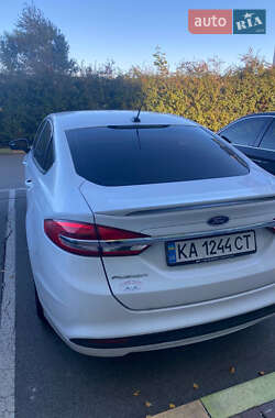 Седан Ford Fusion 2017 в 