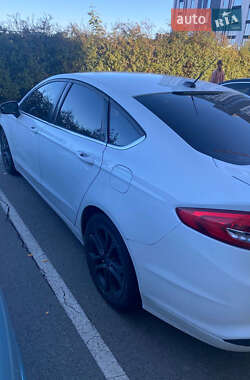 Седан Ford Fusion 2017 в 