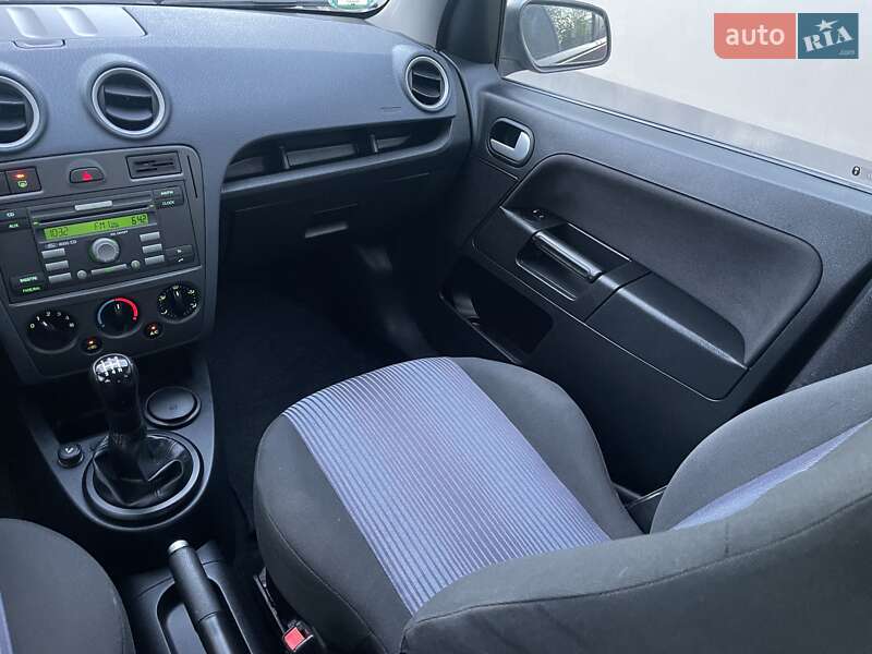 Хэтчбек Ford Fusion 2008 в Виннице