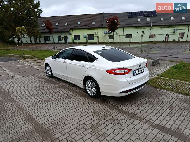 Седан Ford Fusion 2015 в Львове