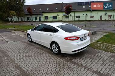 Седан Ford Fusion 2015 в 
