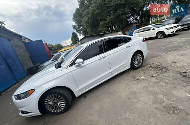 Седан Ford Fusion 2015 в 