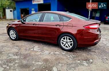 Седан Ford Fusion 2015 в 