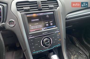Седан Ford Fusion 2013 в 