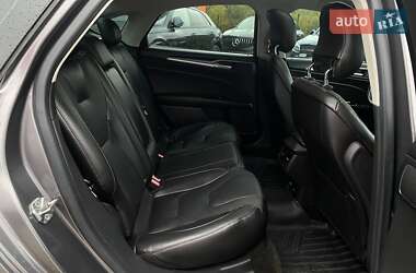 Седан Ford Fusion 2013 в 